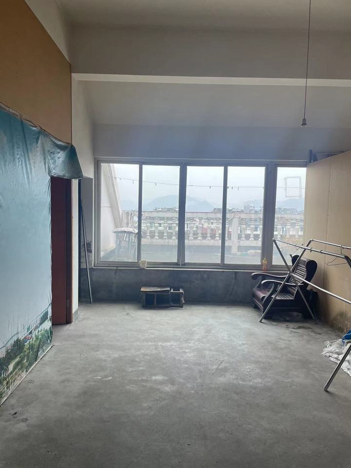 淳安县千岛湖镇新安东路435号708室住宅房地产