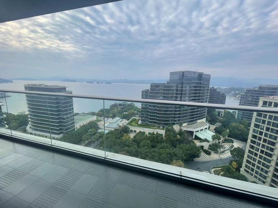 杭州市淳安县千岛湖镇千岛湖度假公寓6幢1612室的房地产