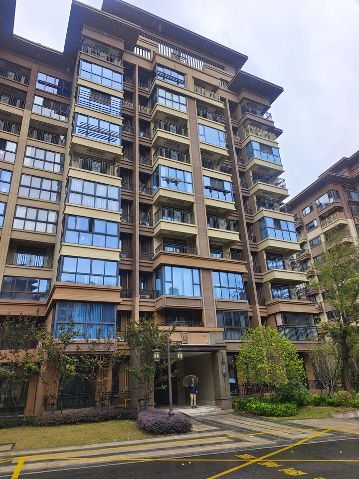 浙江省杭州市建德市浙江省建德市寿昌镇恒大御泉四季庄园B5幢一单元605室房间照片1