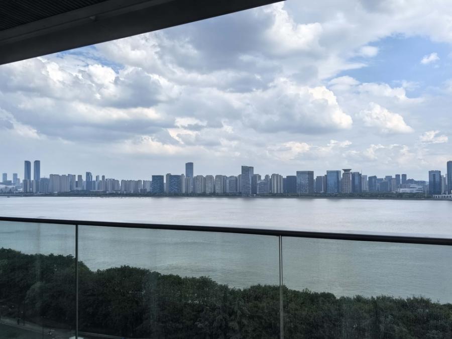 浙江省杭州市上城区杭州市上城区蓝色钱江公寓2幢1单元1402室房产房间照片3