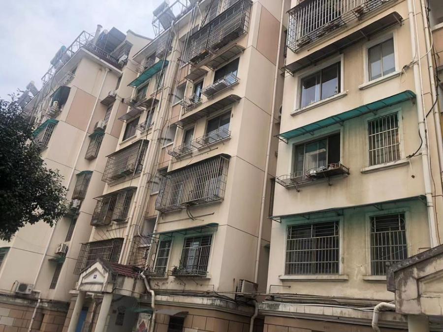 浙江省杭州市建德市新安江街道新安东路新安花园房间照片3