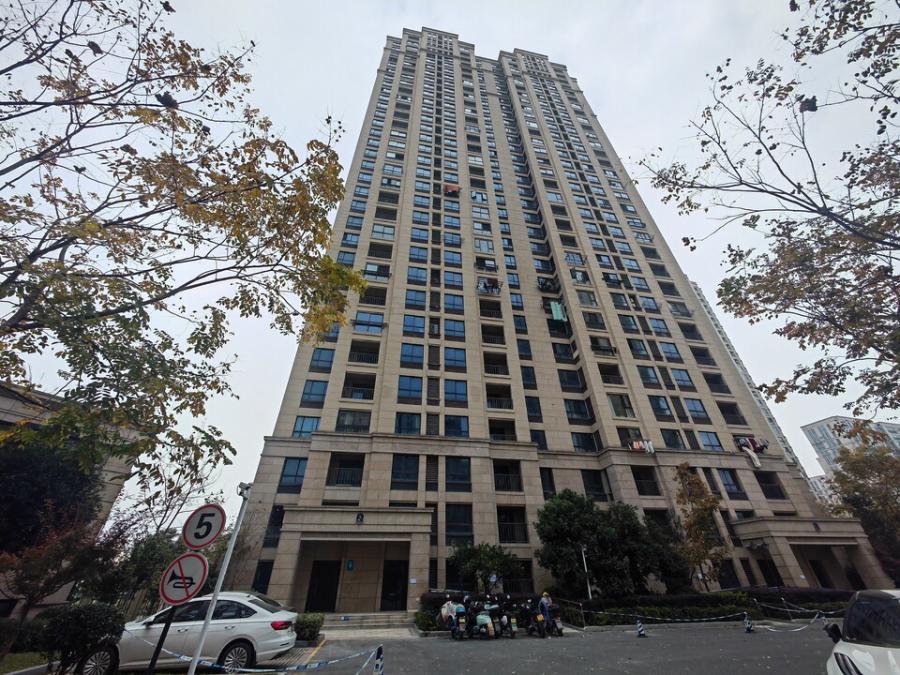 浙江省杭州市桐庐县凤川街道春江东路2155号飘鹰富春江花苑12幢2单元501室房间照片2