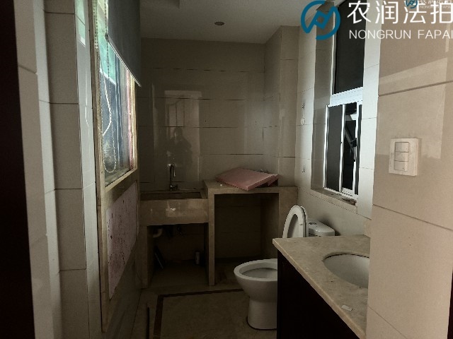 杭州市余杭区余杭街道西溪山庄东方苑1幢4单元1302室的房产