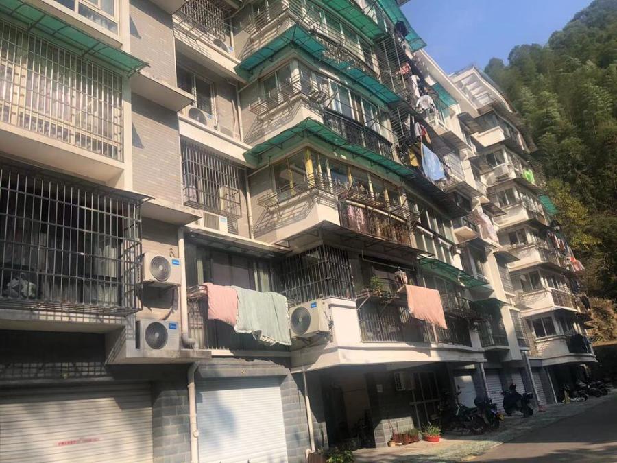 浙江省杭州市建德市新安江街道田源路新安花园房间照片4