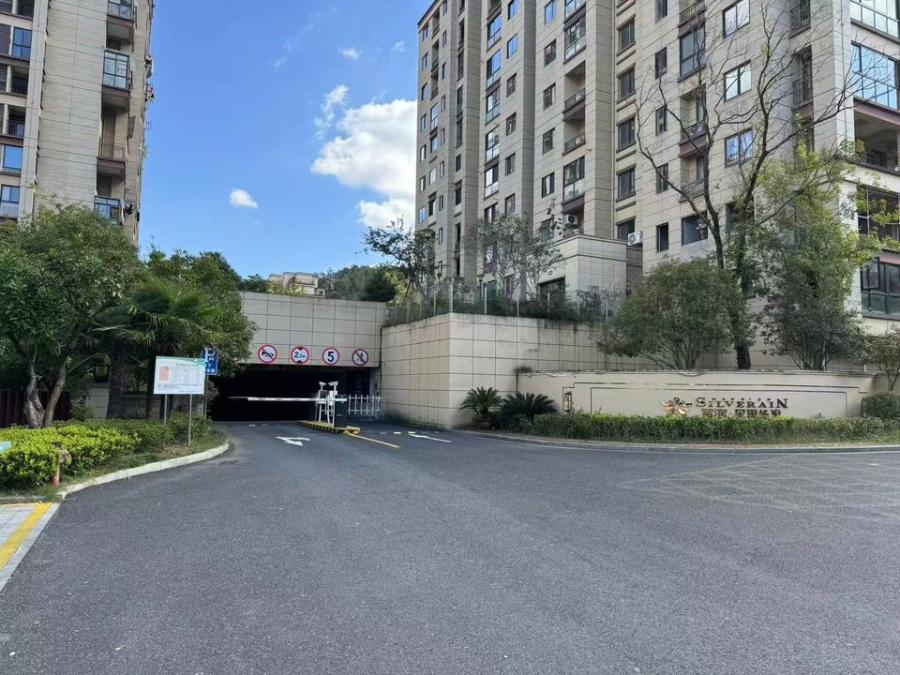 浙江省杭州市淳安县千岛湖镇星雨华府9幢1单元202室房间照片3