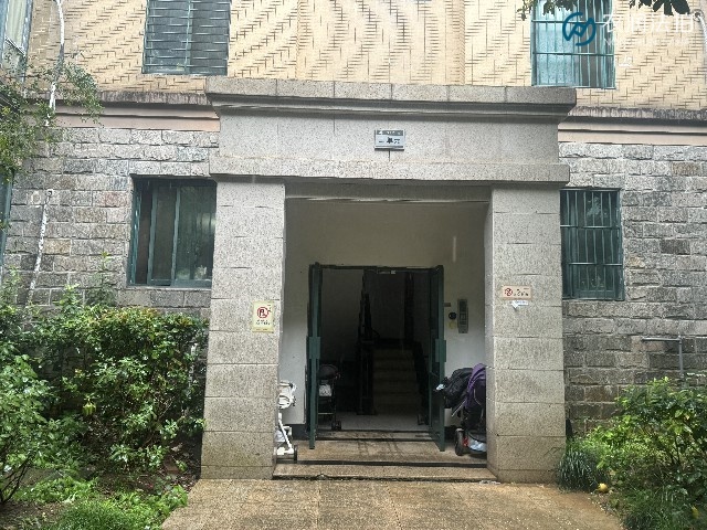 浙江省杭州市余杭区闲林镇盛世嘉园盛景苑1幢2单元402室房间照片4