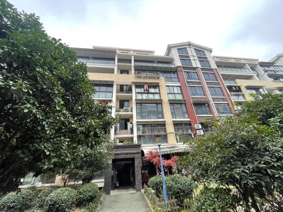 浙江省杭州市桐庐县城南街道城南路888号奇山府西区10幢3单元605室房间照片2