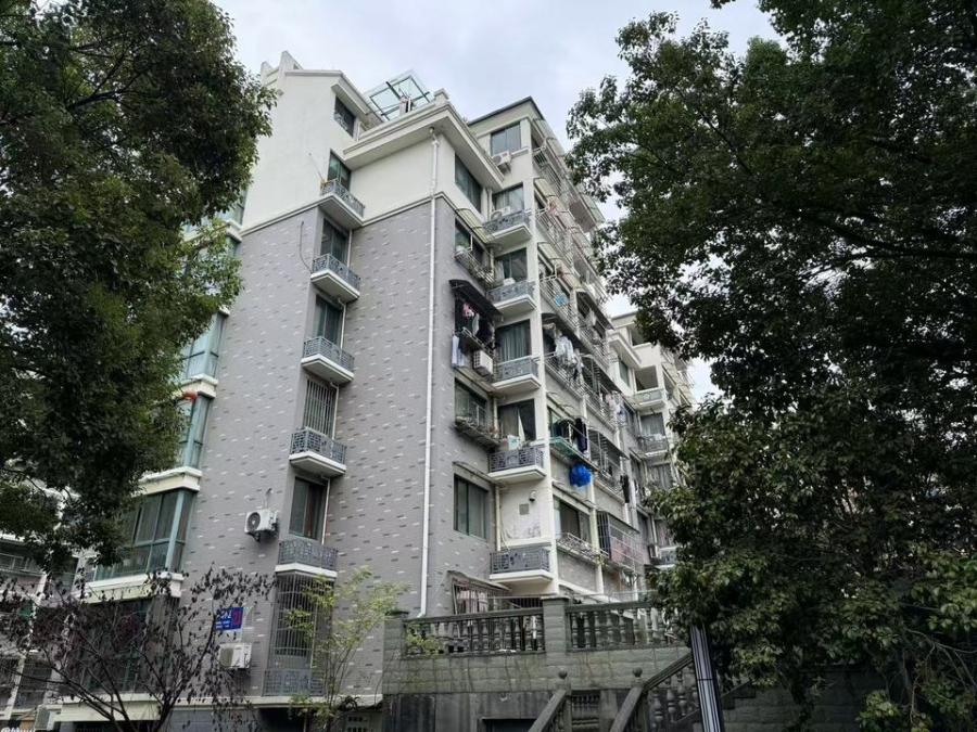 浙江省杭州市桐庐县城南街道春江东路158号石马小区23幢1单元602室房间照片1