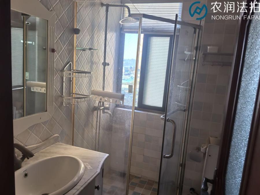 浙江省杭州市余杭区余杭街道湖山帝景南苑17幢2单元1502室房间照片3
