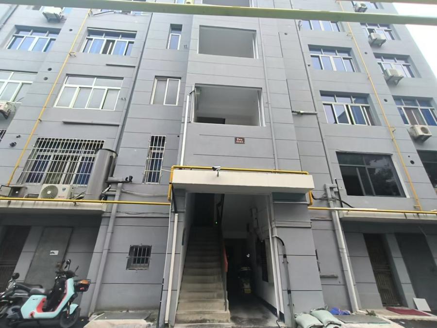 浙江省杭州市临安区锦城街道锦福新村2（2幢303）房间照片3