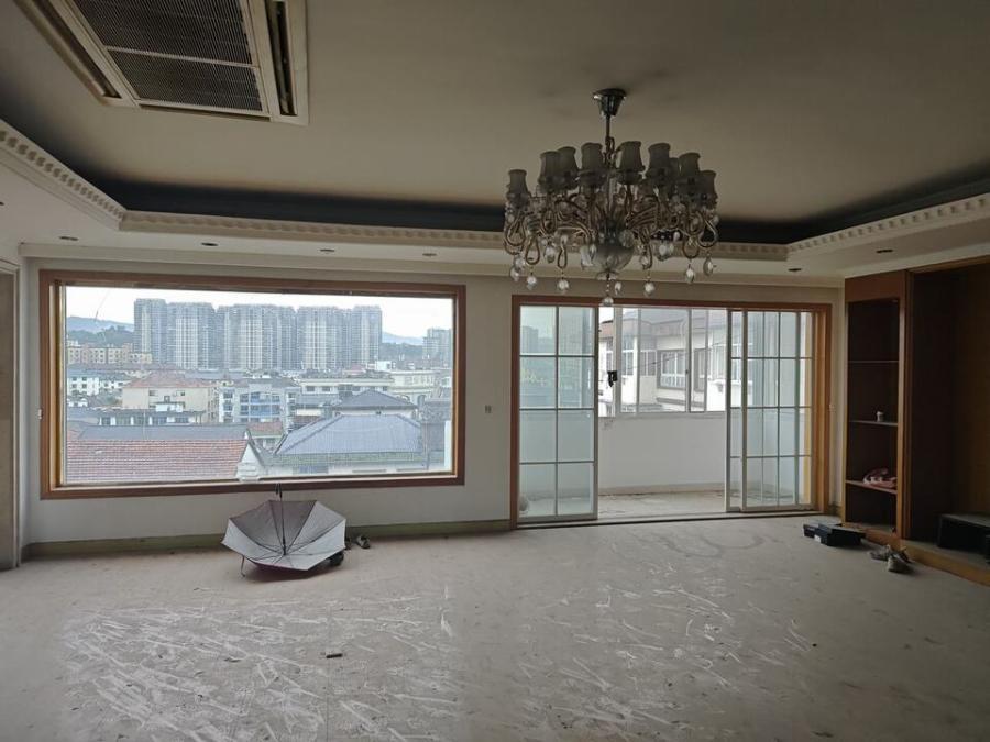 位于杭州市临安区锦城街道世纪·都市雅苑1（1幢706）不动产