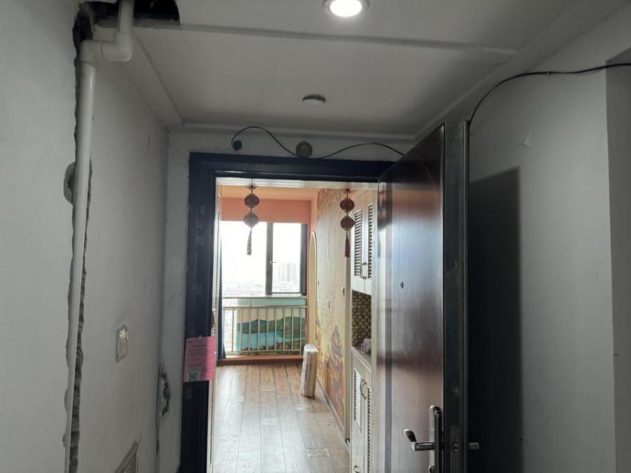 杭州市富阳区富春街道兴达路1号万星碧云天公寓1号2201室房地产及室内装饰装修